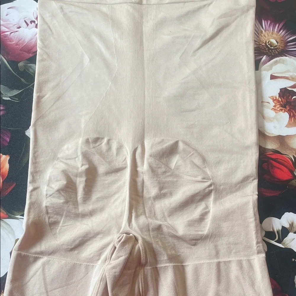 SPANX Cream High-Waist Shaping Shorts - Picture 4 of 5